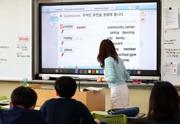 [단독] 세금 2200억 썼는데 툭하면 고장…뜯어보니 '중국산'