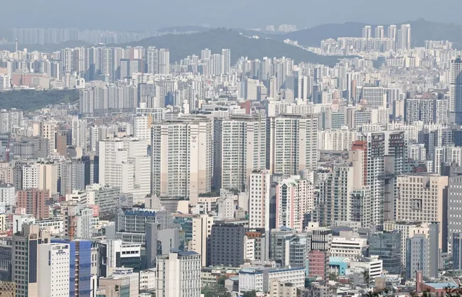 서울 아파트값 89주 연속 상승 '역대 최장'…외곽이 더 올랐다