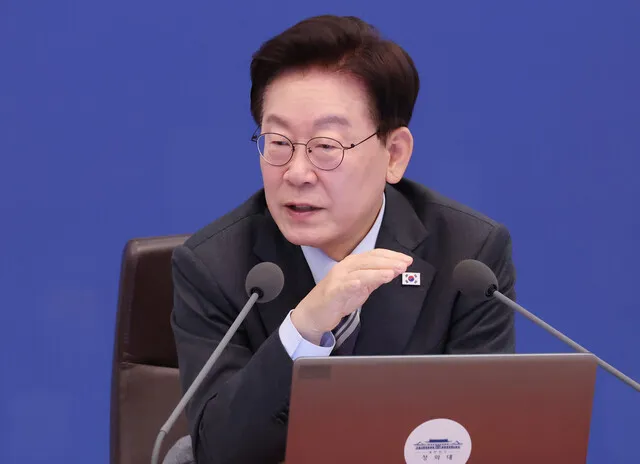 “외국인 노동자, 국가 경제에 크게 도움 안 돼”…이 대통령 발언 비판 쇄도